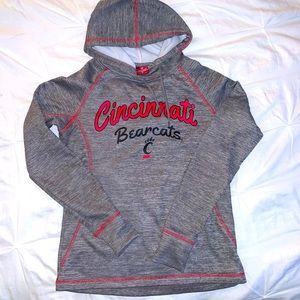 Women’s University of Cincinnati sweatshirt! ❤️🐾